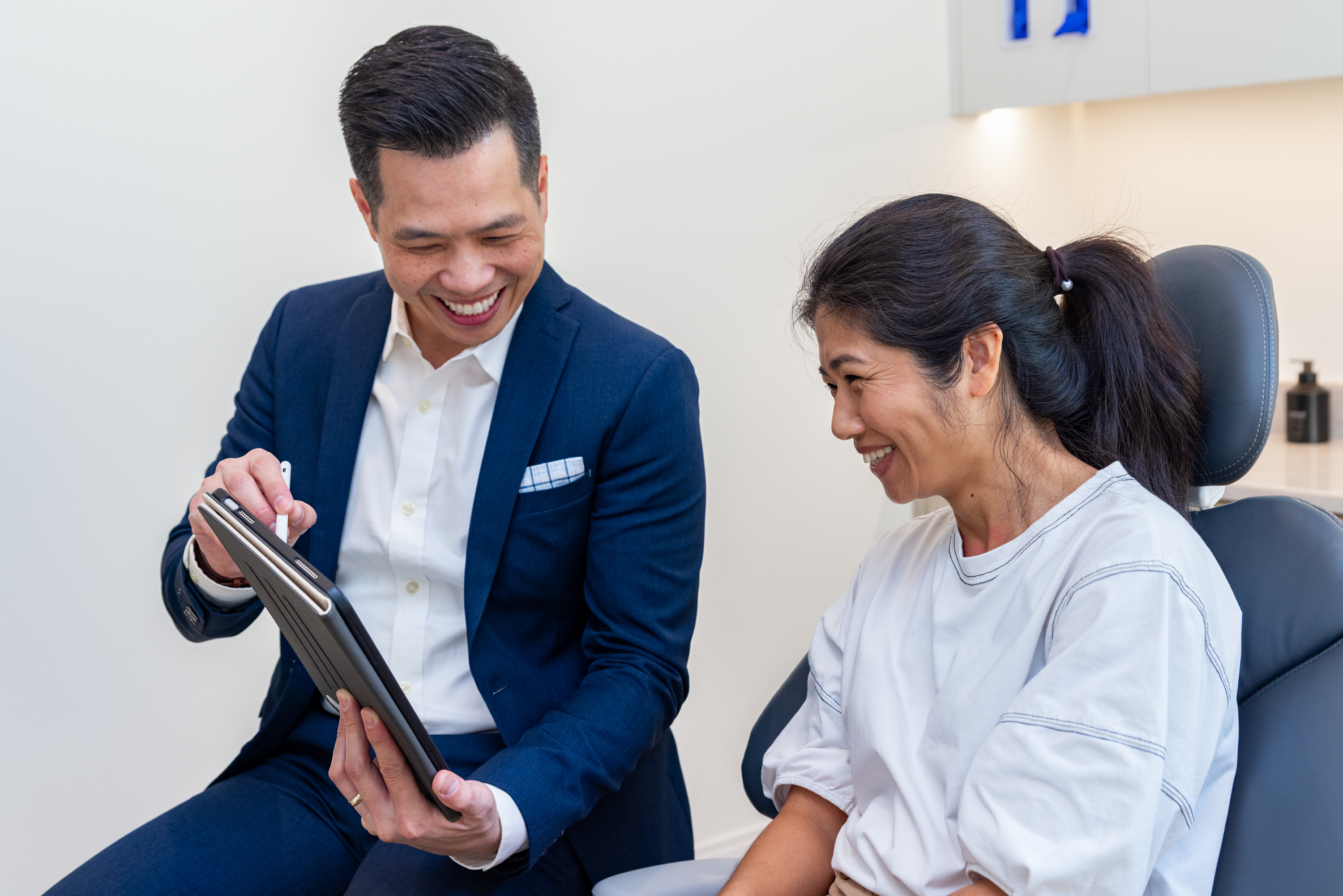 Rise Dental dentist explaining a focused treatment plan during a Limited Consult